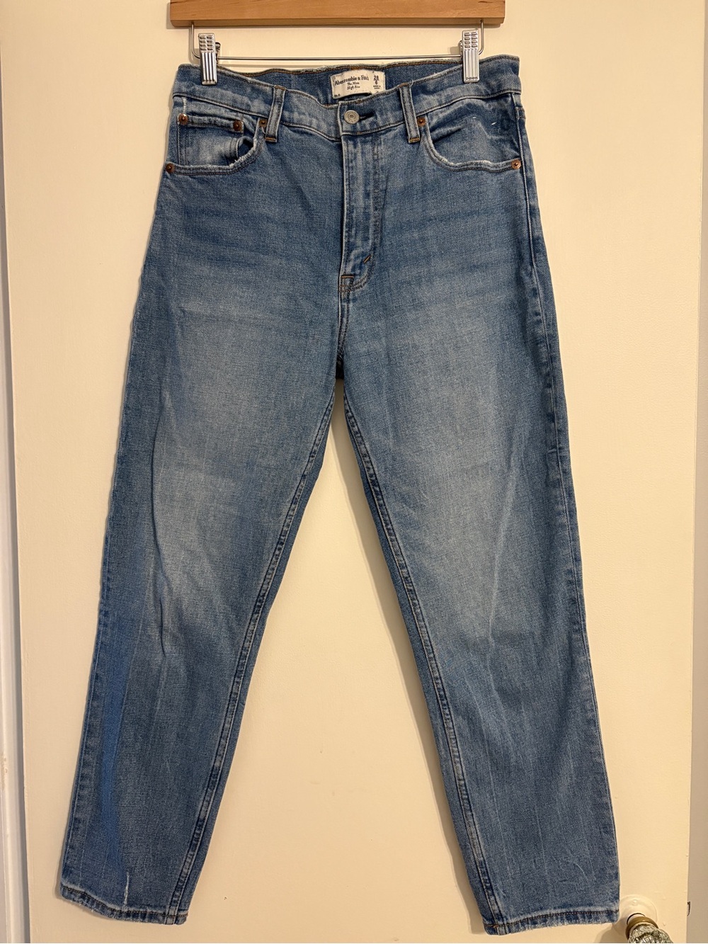 Abercrombie & Fitch Mom Jeans
